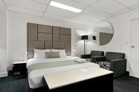 Cosmo On Bank - Accommodation Redcliffe 3