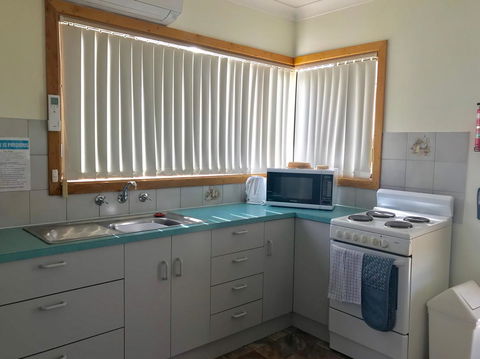 Emu Bay Holiday Homes - Accommodation Redcliffe 33