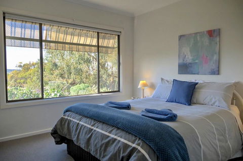 Emu Bay Holiday Homes - Accommodation Redcliffe 5