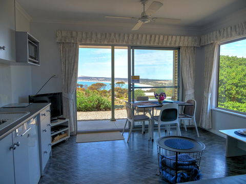 Emu Bay Holiday Homes - Accommodation Redcliffe 26