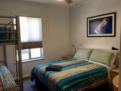 Emu Bay Holiday Homes - Accommodation Redcliffe 18