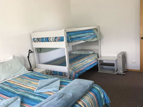 Emu Bay Holiday Homes - Accommodation Redcliffe 12