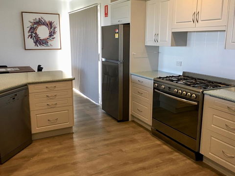 Emu Bay Holiday Homes - Accommodation Redcliffe 29