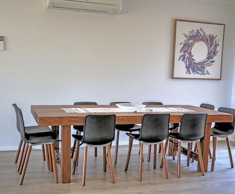 Emu Bay Holiday Homes - Accommodation Redcliffe 0