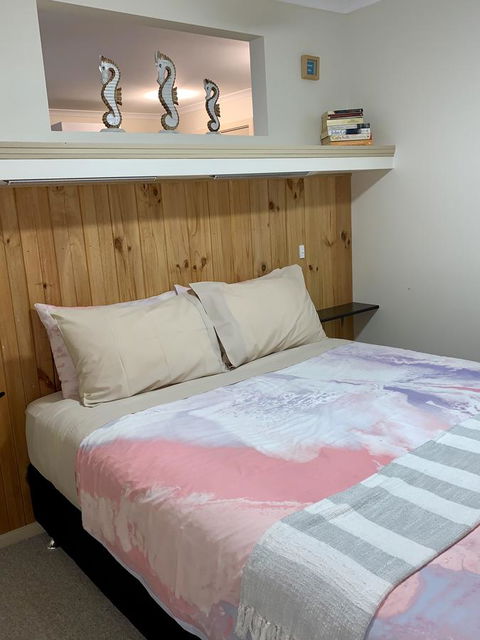 Inna Nutshell - Accommodation Redcliffe 7