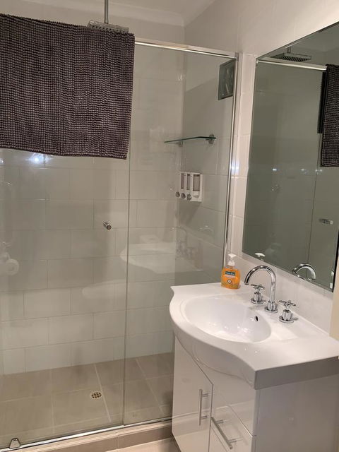 Inna Nutshell - Accommodation Redcliffe 4