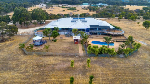 Doyles On The Bay - Accommodation Redcliffe 2