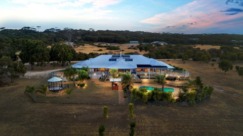 Doyles On The Bay - Accommodation Redcliffe 0