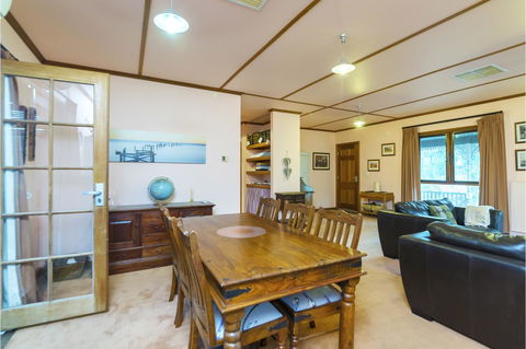 Rustic On 13th - Accommodation Redcliffe 7