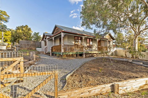 Rustic On 13th - Accommodation Redcliffe 1