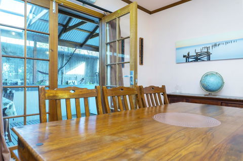 Rustic On 13th - Accommodation Redcliffe 15