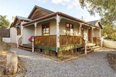 Rustic On 13th - Accommodation Redcliffe 17