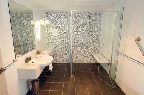 Adelaide Rockford - Accommodation Redcliffe 13