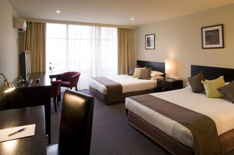 Adelaide Rockford - Accommodation Redcliffe 11