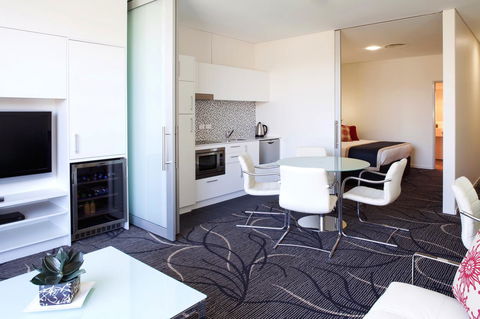 Adelaide Rockford - Accommodation Redcliffe 23