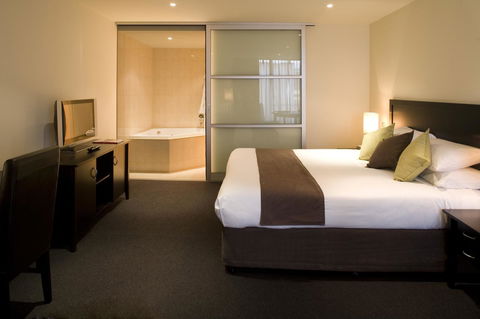 Adelaide Rockford - Accommodation Redcliffe 4