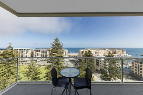 Oaks Glenelg Liberty Suites - Accommodation Redcliffe 11