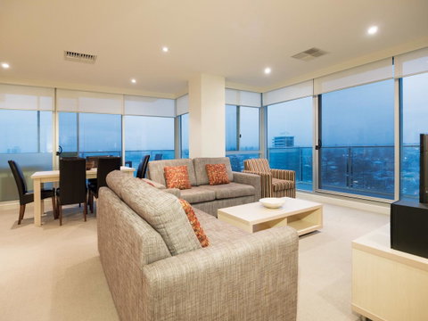Oaks Glenelg Liberty Suites - Accommodation Redcliffe 18