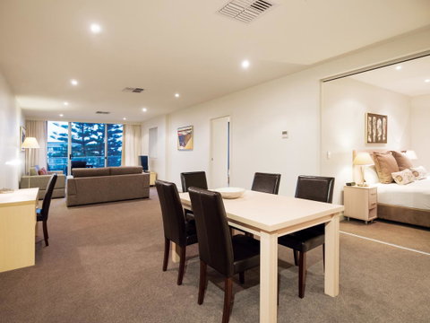 Oaks Glenelg Liberty Suites - Accommodation Redcliffe 24