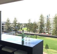 Beachside Luxury getaway in Glenelg - Accommodation Redcliffe