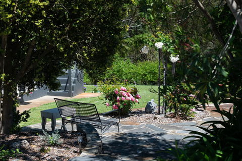 The Other House - Accommodation Redcliffe 4
