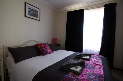 Cape Jervis Holiday Units - Accommodation Redcliffe 4