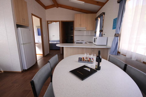 Ceduna Foreshore Caravan Park - Accommodation Redcliffe 2