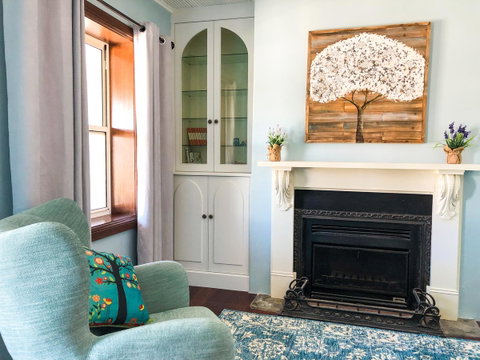 Inglenook Cottage - Accommodation Redcliffe 2