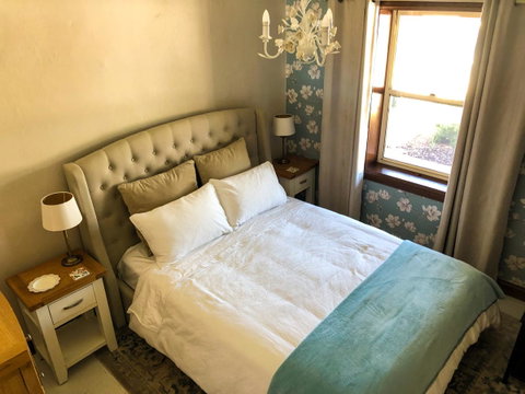 Inglenook Cottage - Accommodation Redcliffe 3