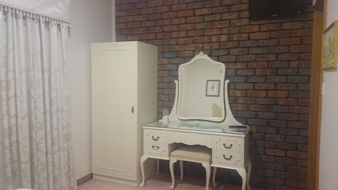 Gaerwood B&B - Accommodation Redcliffe 13