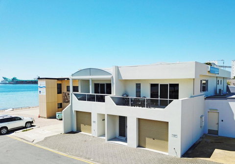 Tasman Beachside Apartment - Accommodation Redcliffe 2