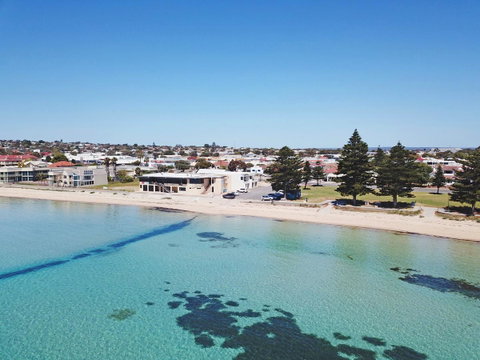 Tasman Beachside Apartment - Accommodation Redcliffe 12