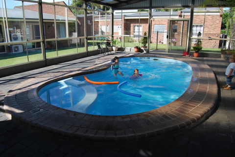 Arkana Motor Inn & Terrace Apartments - Accommodation Redcliffe 2