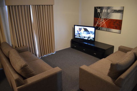 Arkana Motor Inn & Terrace Apartments - Accommodation Redcliffe 4