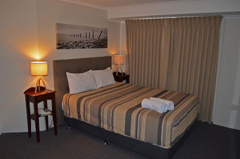 Arkana Motor Inn & Terrace Apartments - Accommodation Redcliffe 1