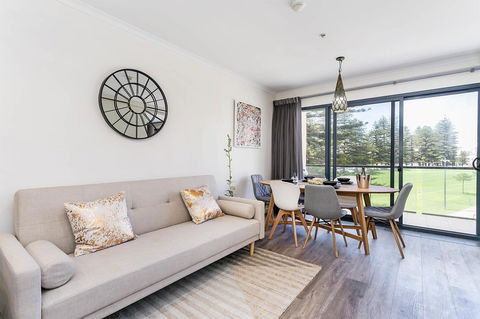 Heart Of Glenelg BnB - Accommodation Redcliffe 10