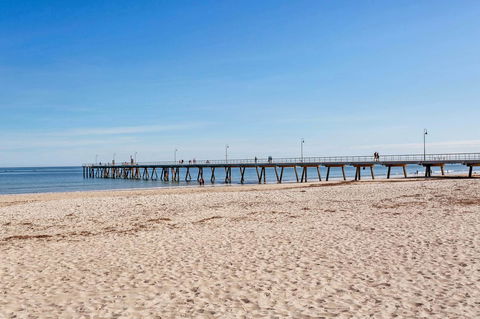 Heart Of Glenelg BnB - Accommodation Redcliffe 14