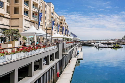 Heart Of Glenelg BnB - Accommodation Redcliffe 21