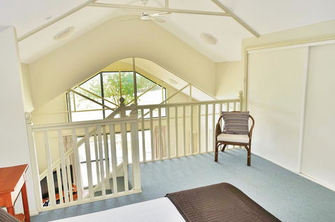 SkyView Villa - Accommodation Redcliffe 27