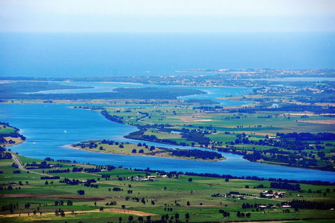 SkyView Villa - Accommodation Redcliffe 13