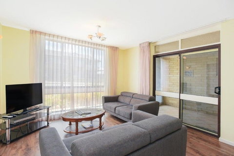 The Dolphins Beachfront Apartments - Accommodation Redcliffe 5