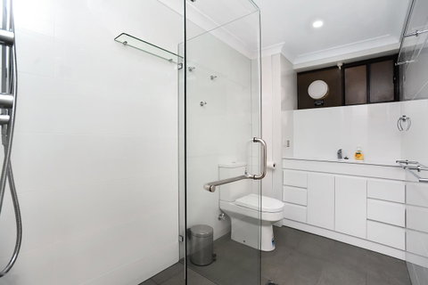 The Dolphins Beachfront Apartments - Accommodation Redcliffe 2