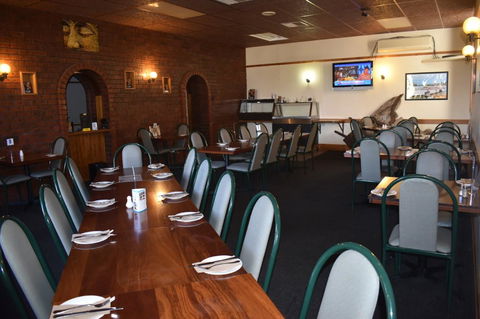 Commercial Hotel Morgan - Accommodation Redcliffe 6