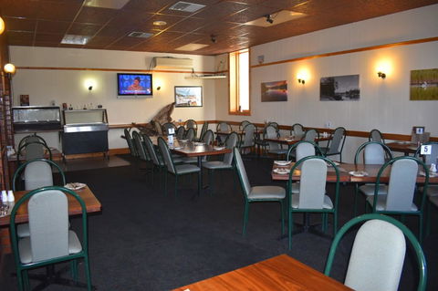 Commercial Hotel Morgan - Accommodation Redcliffe 7