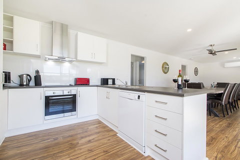 32 West B&B - Accommodation Redcliffe 17