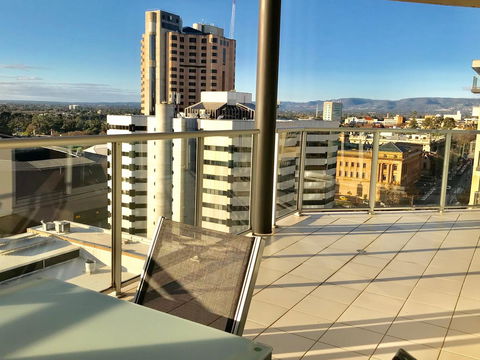 Adelaide DressCircle Apartments - North Terrace - Accommodation Redcliffe 4