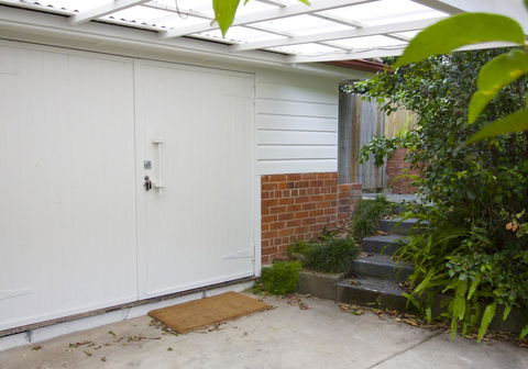 Boatsheds - Accommodation Redcliffe 4