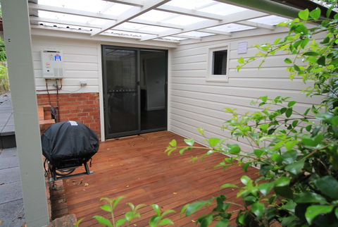 Boatsheds - Accommodation Redcliffe 5