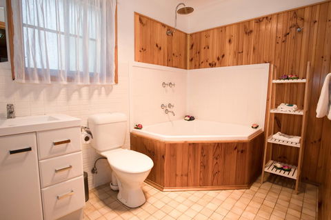 Seppelts View Cabins - Accommodation Redcliffe 5