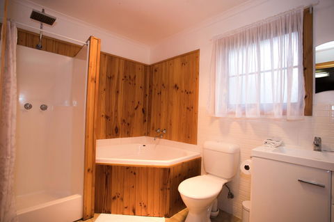 Seppelts View Cabins - Accommodation Redcliffe 36